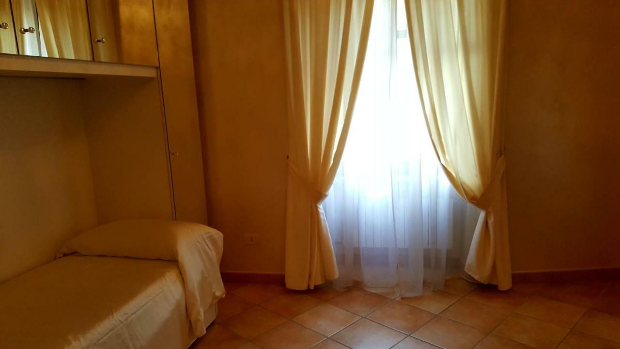 Ivana Sweet House デセンツァーノ・デル・ガルダ エクステリア 写真